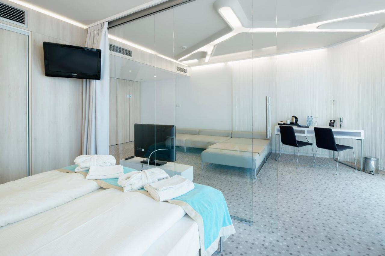 Ultra Marine By Zdrojowa Hotel Kolobrzeg Ngoại thất bức ảnh